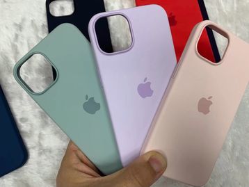 Capinhas falsas do iPhone 14 já são exibidas em oito cores