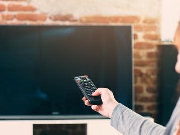 Opções de Smart TV 43 polegadas por até 2000 reais