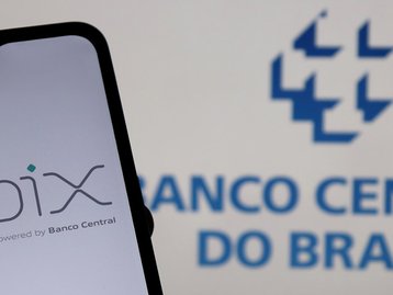 Pix: funcionários do Banco Central repudiam fala de Bolsonaro
