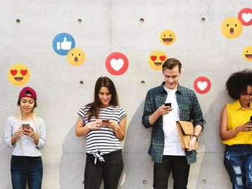 Influenciadores ganham tanto quanto advogados, revela Adobe