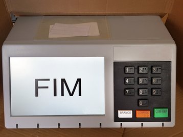 Quem não entregar o celular nas Eleições 2022 não poderá votar