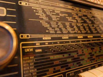 Rádio completa 100 anos no Brasil; relembre primeira transmissão