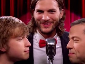 Two and a Half Men: elenco realmente canta o tema de abertura? Veja!