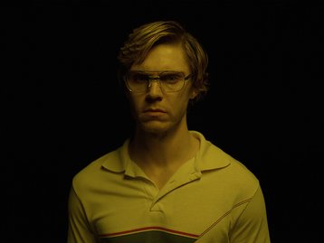Um Canibal Americano: série sobre Jeffrey Dahmer ganha trailer macabro