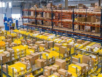 Amazon suspende funcionários que fizeram greve após incêndio