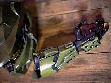 343 Industries segue oferecendo próteses de Halo para crianças PCDs