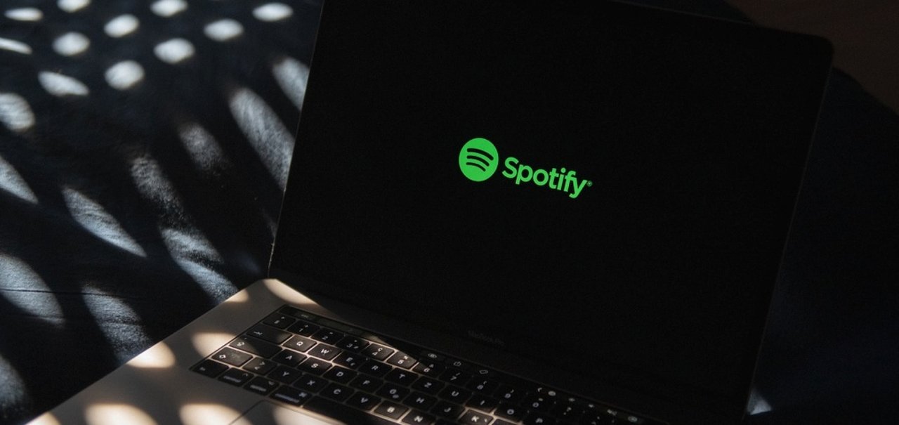 Spotify: geração Z ouve duas vezes mais podcasts que as demais