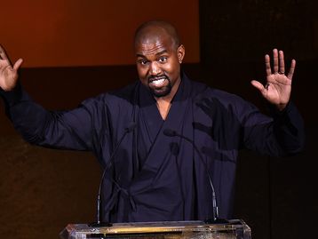 Kanye West tem conta reativada no Twitter após compra de Elon Musk