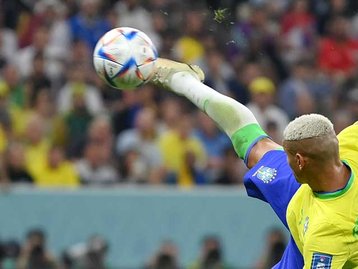 Richarlison vai a 11 milhões de seguidores após golaço na Copa
