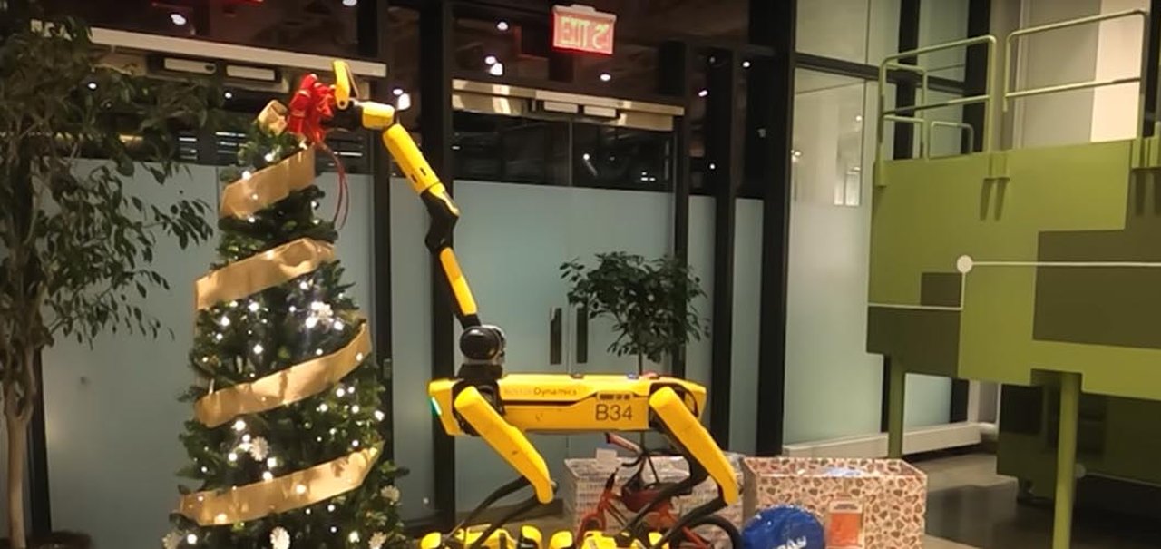 Cão robô da Boston Dynamics faz homenagem ao Natal em vídeo; veja