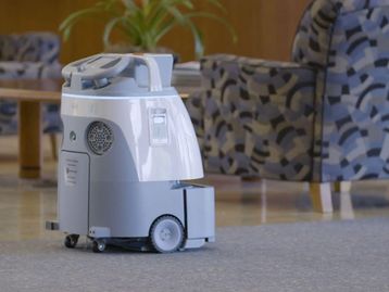 Hotéis usam robôs de limpeza para mitigar falta de pessoal