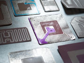 Pagar sem código de barra? Veja como funcionam as etiquetas RFID