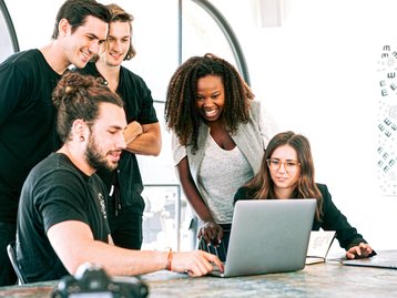 7 startups abrem mais de 300 vagas com salários até R$ 15 mil