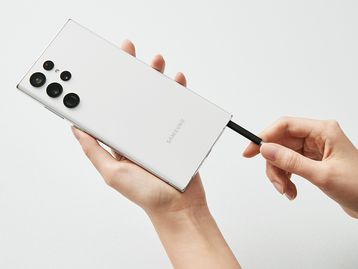 Galaxy S23: Samsung abre pré-registro com carregador sem fio de brinde