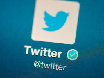 Twitter: contas do Talibã perdem selos azuis que tinham comprado