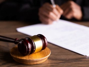 Twitter: número de ações de ex-funcionários aumenta diariamente
