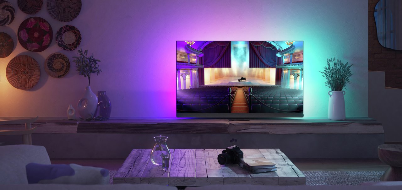 Philips revela TVs Ambilight com chip P5 e Google TV atualizado