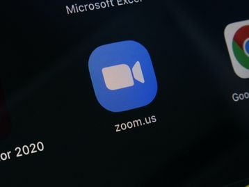Zoom demite 1.300 funcionários e CEO reduz 98% do próprio salário