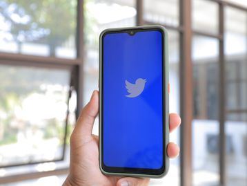 Twitter Blue é lançado no Brasil com selo de verificado por R$ 60