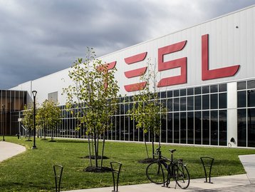 Tesla demite funcionários que tentaram criar sindicato nos EUA