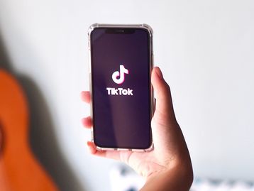 TikTok impõe limite de tempo de 1h por dia para uso por jovens