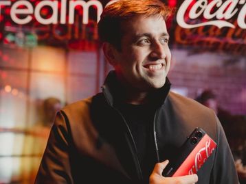 Após celular da Coca-Cola, Realme prepara smartphone dobrável