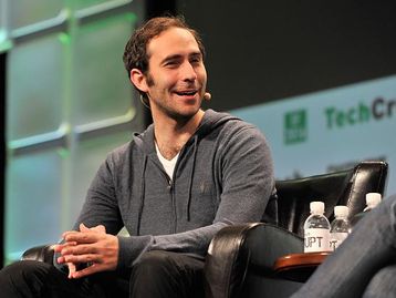 CEO da Twitch pede demissão após 10 anos na Amazon
