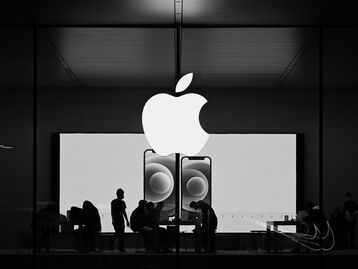 Apple já testa modelo de linguagem de IA para melhorar Siri, diz jornal