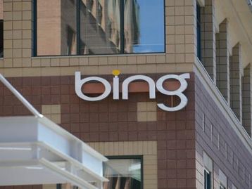 Bing com ChatGPT ganha espaço no mercado de buscas, enquanto Google recua