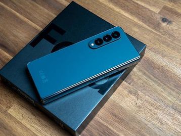 Celular dobrável 'triplo' poderá ser lançado pela Samsung em 2023