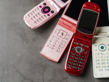 Nada de iPhone: telefones 'Nokia tijolão' viram moda entre jovens nos EUA