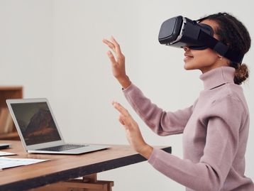 CEO da Apple fala de realidade aumentada em meio a rumores de headset