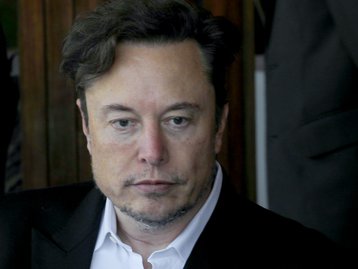 Elon Musk e CEO do Substack trocam farpas após restrições no Twitter