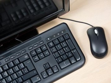 Kit com teclado e mouse: 5 opções para usar no trabalho
