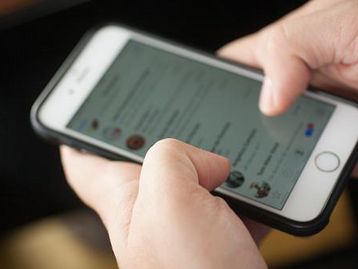 WhatsApp libera aprovação de participantes em grupos para todos no iPhone