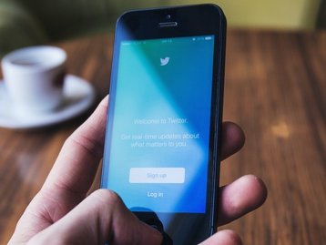 Twitter faz mudanças em pesquisas e pode trazer o Fleets de volta