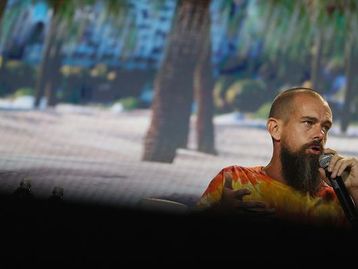 'Elon Musk devia pagar US$ 1 bilhão para desistir do Twitter', diz ex-CEO