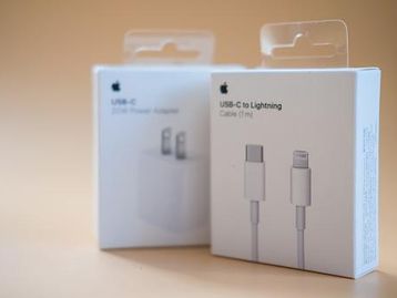 Apple não poderá limitar velocidade de cabo USB-C não certificado, diz UE