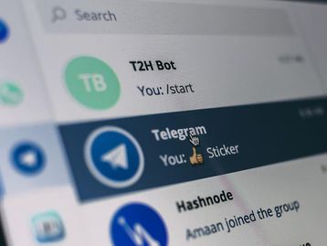 Moraes abre investigação contra diretores do Google e Telegram
