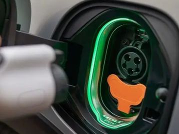 GM oferece carregadores residenciais com até 22 kW para carros elétricos