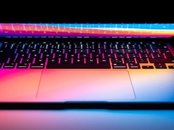 Apple indenizará em US$ 50 milhões donos de MacBooks com teclado defeituoso