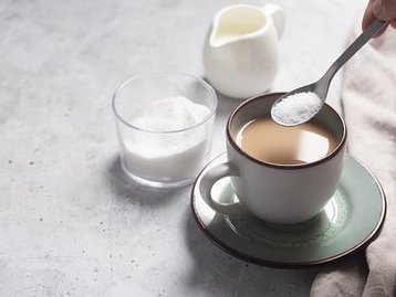 Adoçante sucralose pode causar diabetes, pressão alta e câncer, diz estudo
