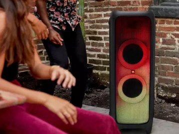 Qual é a caixa de som JBL mais potente?