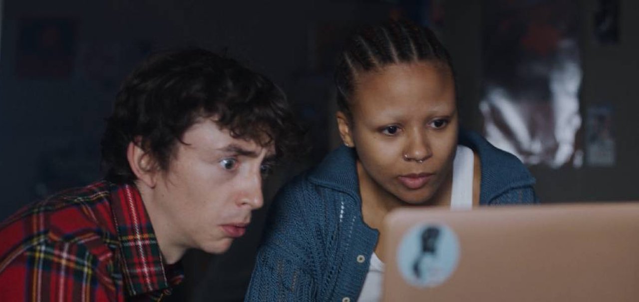 Black Mirror ironiza fãs de True Crime em episódio ácido da 6ª temporada