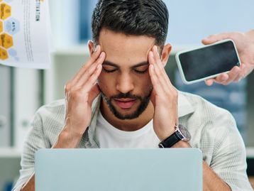 A geração da exaustão: a tecnologia nos faz trabalhar mais? 