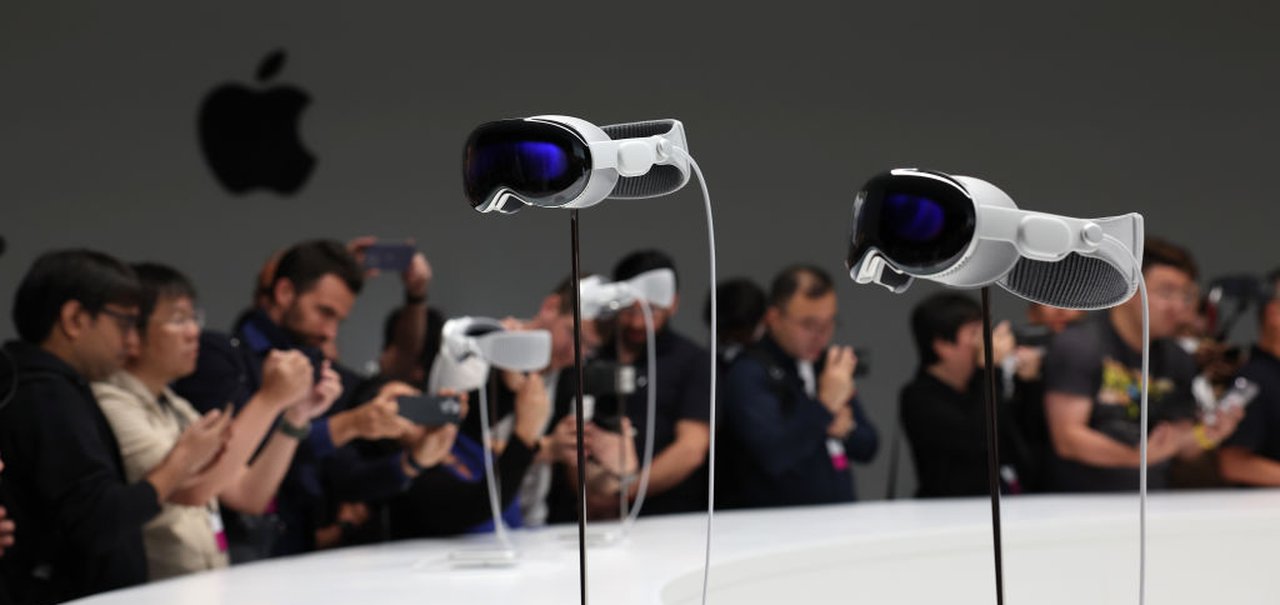 Apple teria reduzido produção do Vision Pro em 60% por problemas na tela