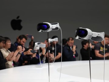 Apple teria reduzido produção do Vision Pro em 60% por problemas na tela