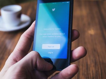 Twitter muda de ideia e volta a liberar acesso para usuários sem conta na rede