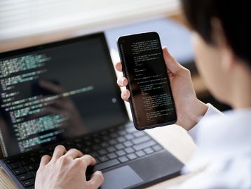 Curso grátis para profissionais de tecnologia e programação básica