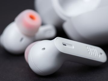 Fone JBL barato: 5 modelos por até R$ 120 reais